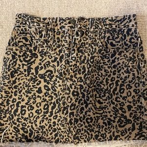 Madewell Leopard Mini Skirt! 🤍